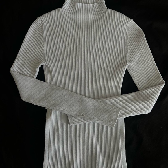 Aritzia Babaton creme top - Picture 2 of 3